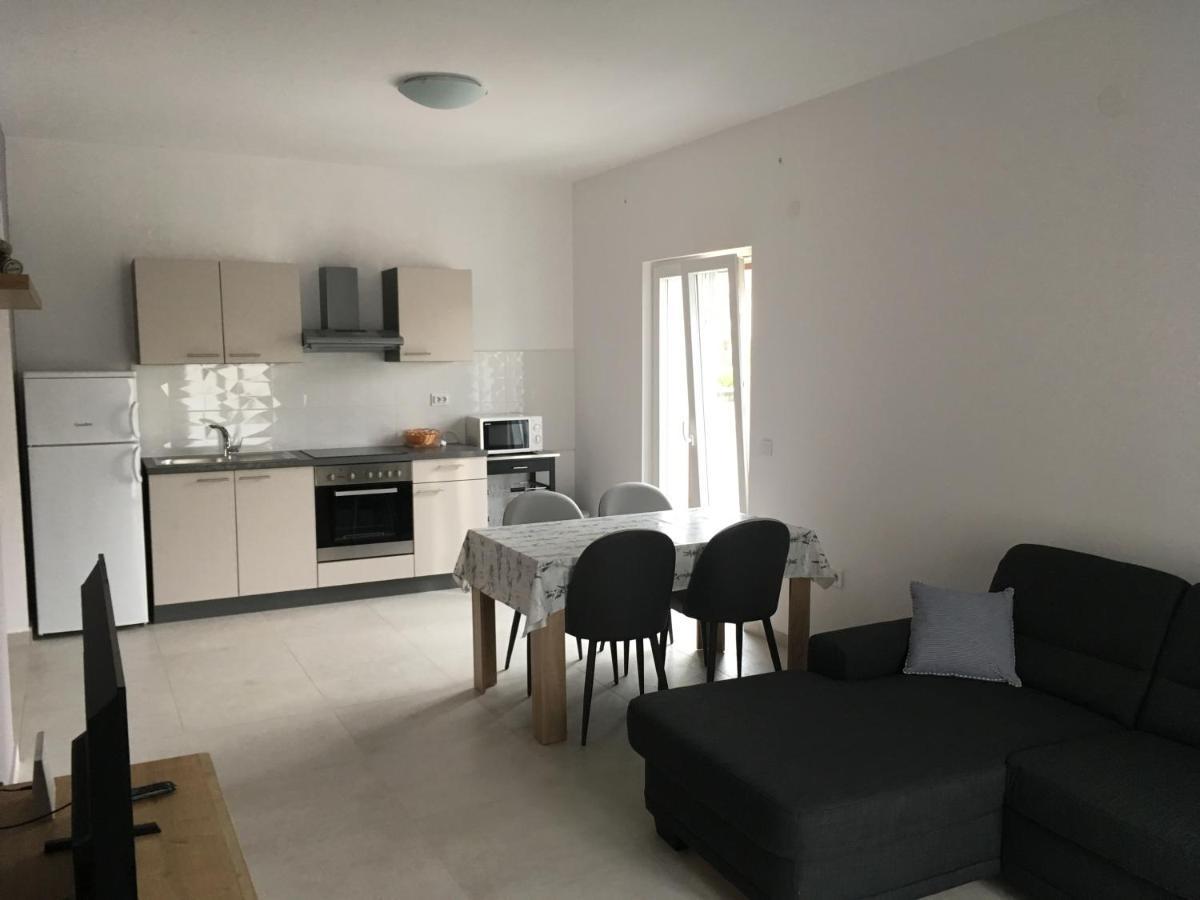 Apartment Urem Biograd Na Moru Exterior foto