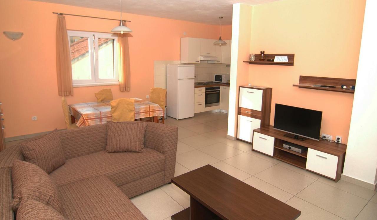 Apartment Urem Biograd Na Moru Exterior foto