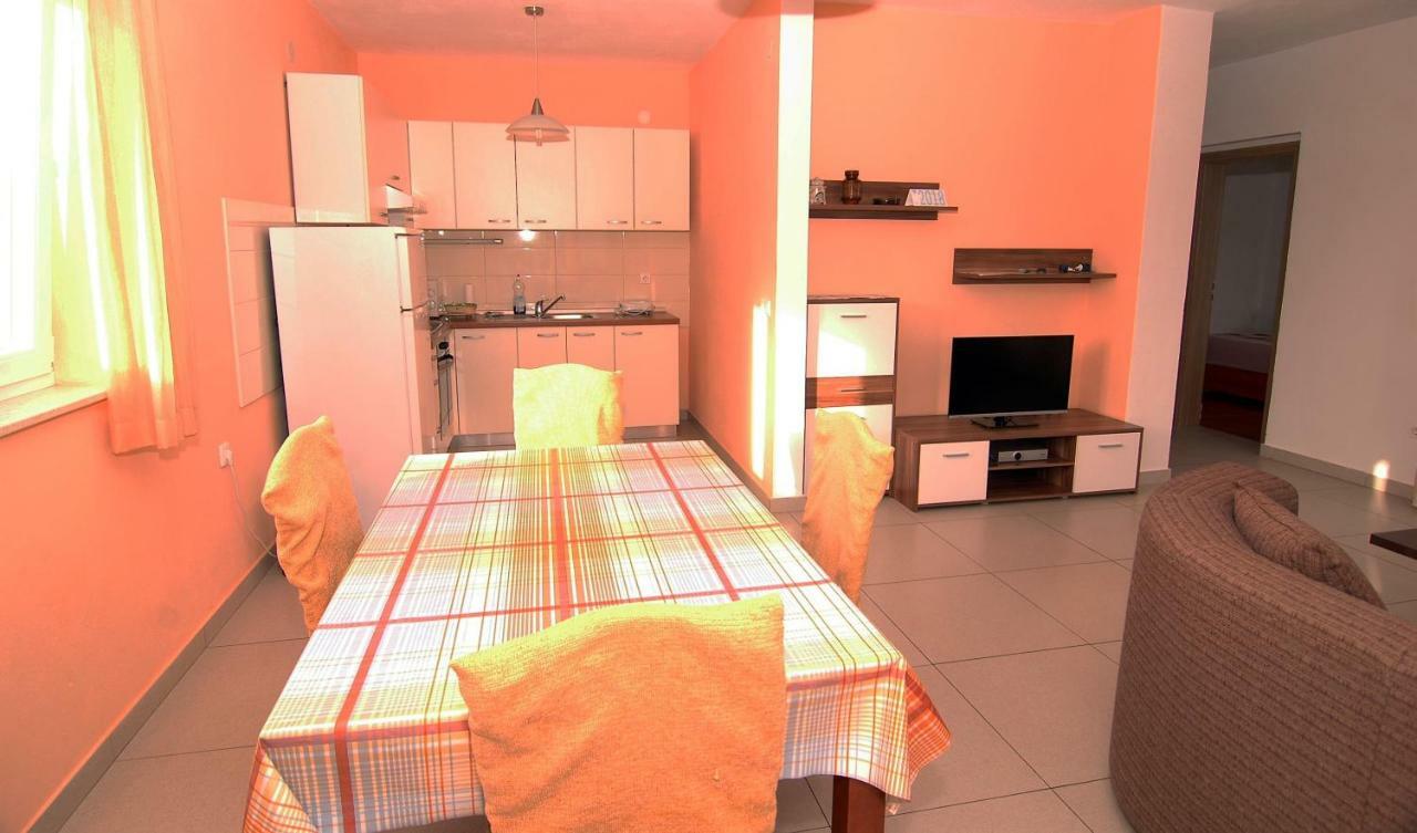 Apartment Urem Biograd Na Moru Exterior foto