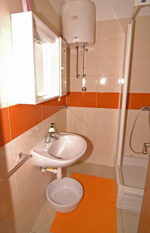 Apartment Urem Biograd Na Moru Exterior foto