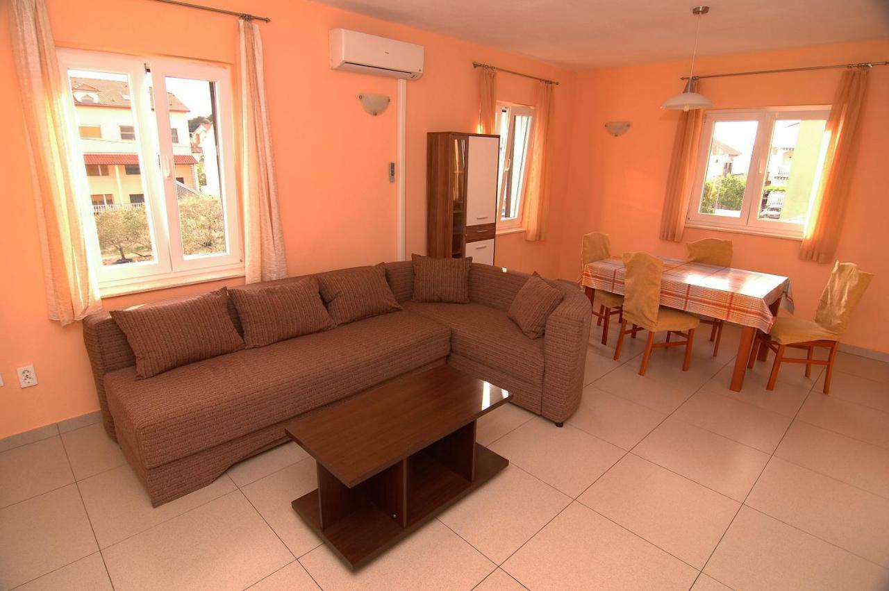 Apartment Urem Biograd Na Moru Exterior foto